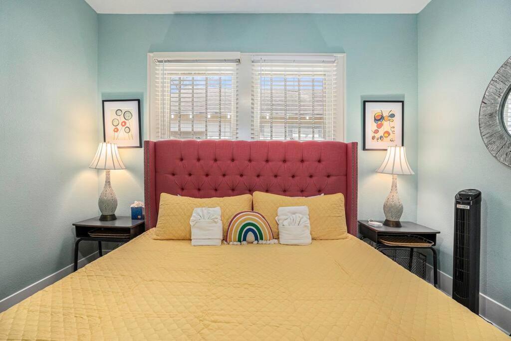 Beachy Bungalow! 2Bd, King Bed Galveston Exterior photo
